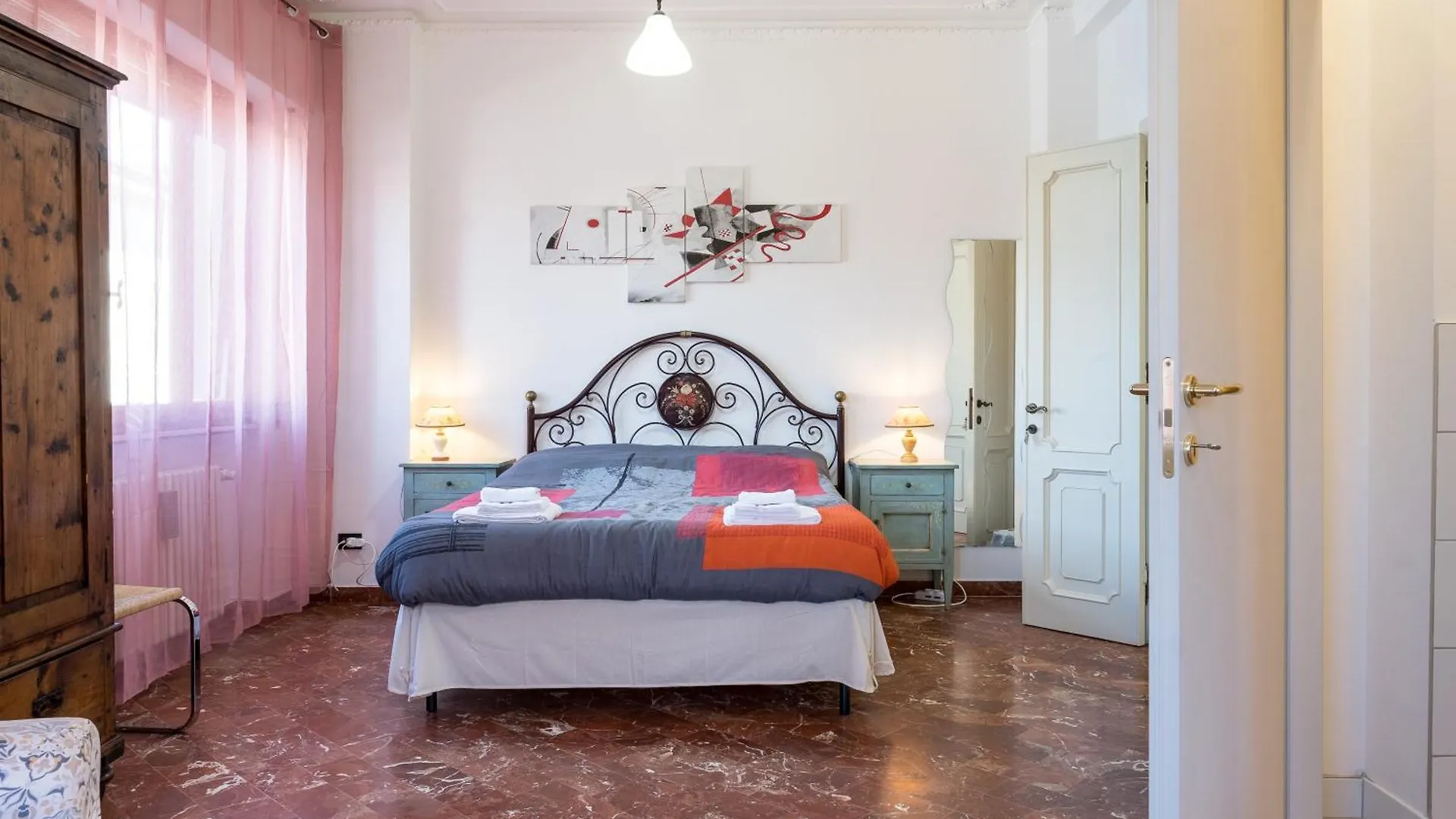 Art Rooms Arezzo 0*,